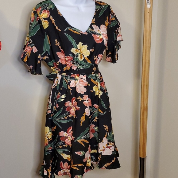 Dress - Picture 3 of 3